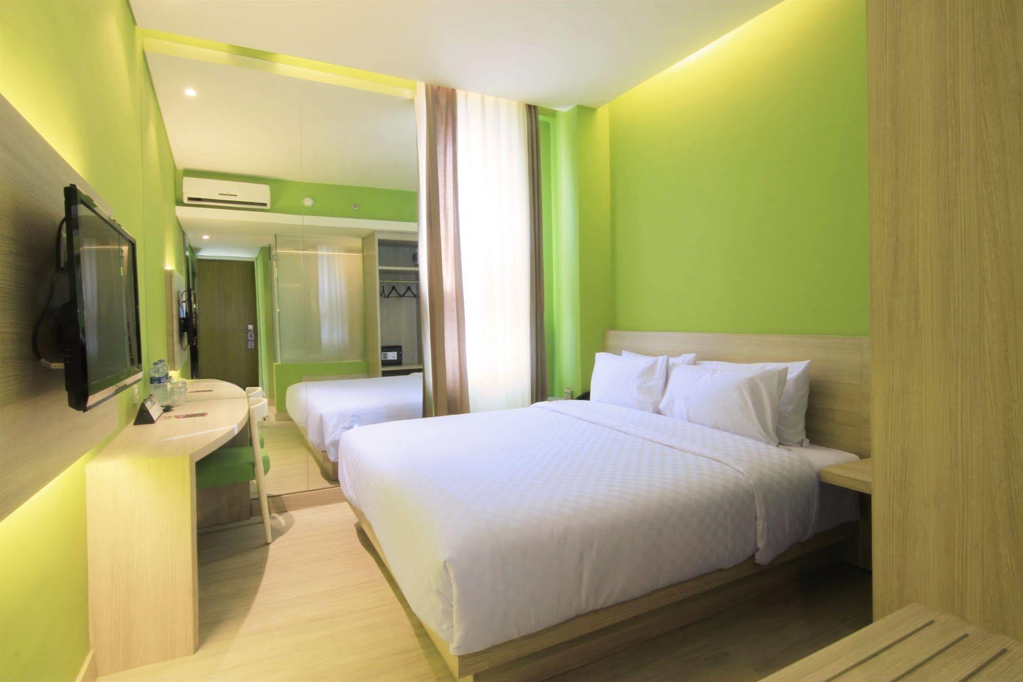 Royal City Hotel Jakarta Exterior foto
