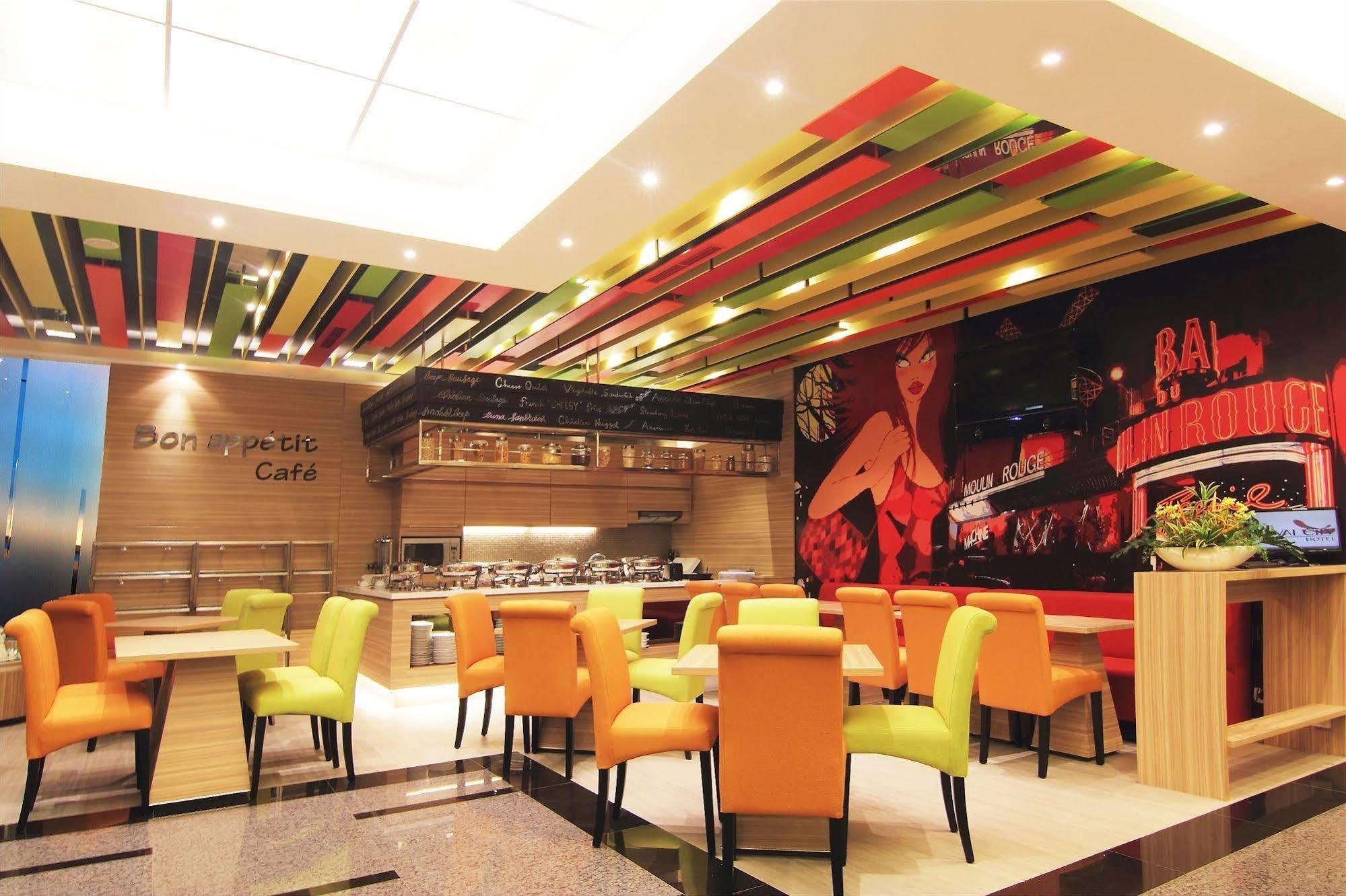 Royal City Hotel Jakarta Exterior foto