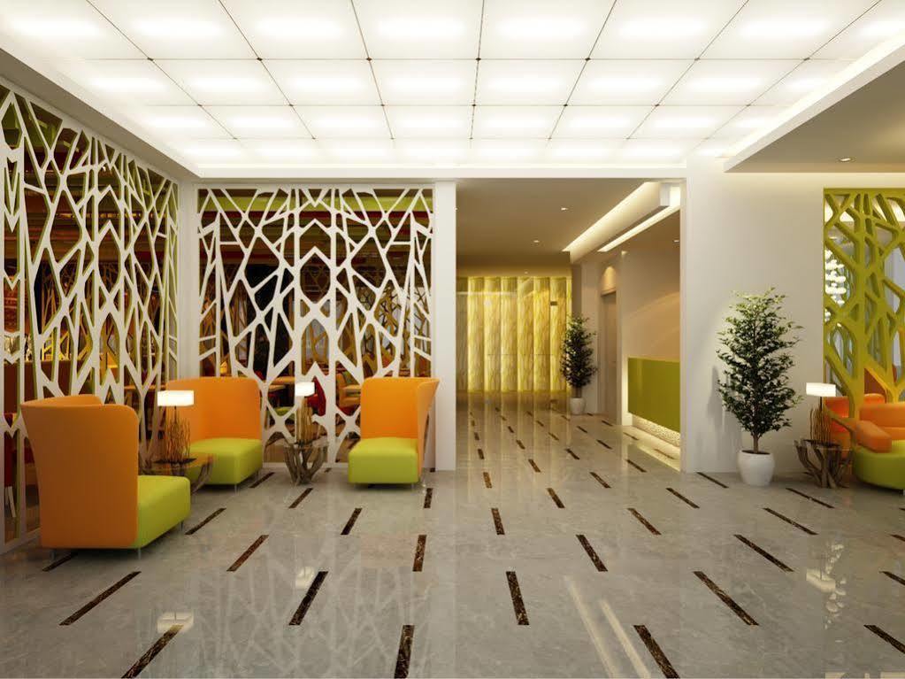 Royal City Hotel Jakarta Exterior foto