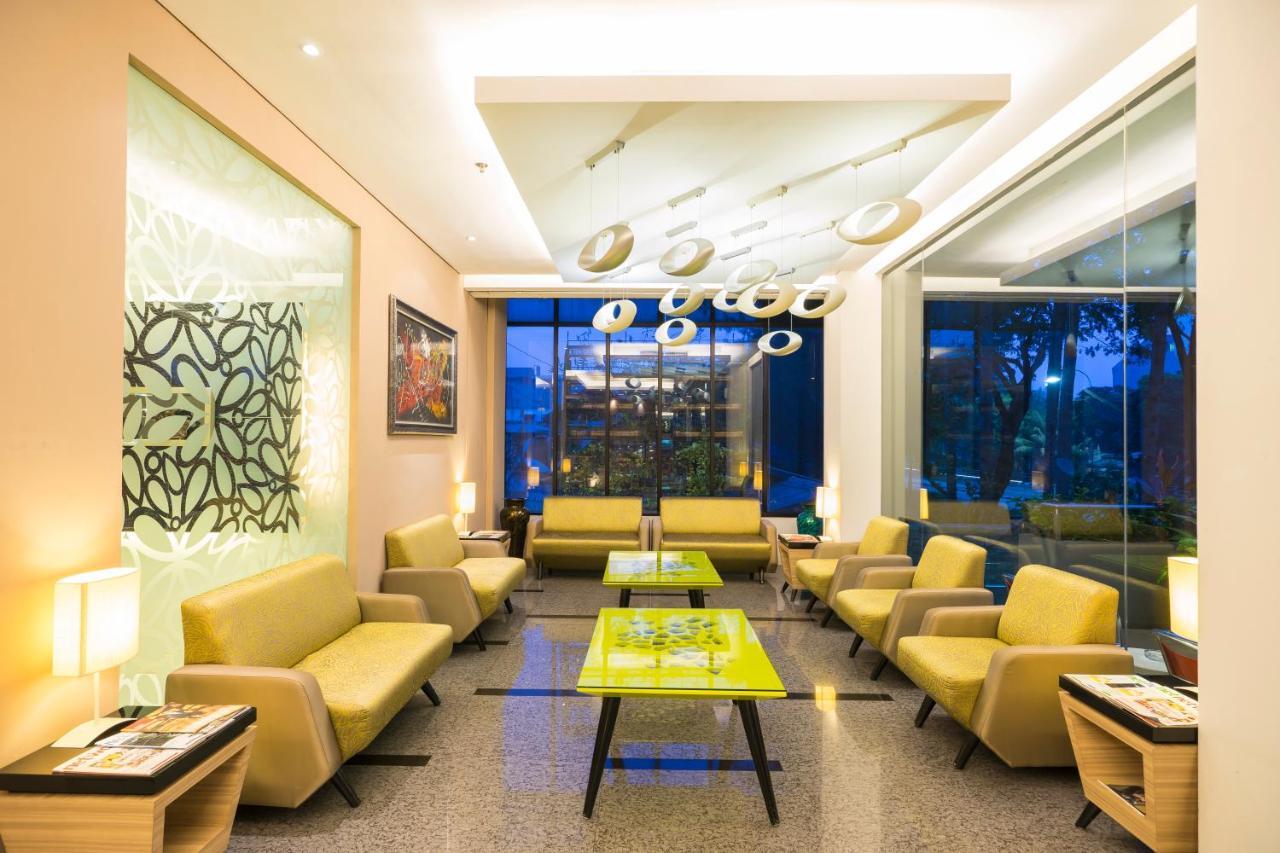 Royal City Hotel Jakarta Exterior foto