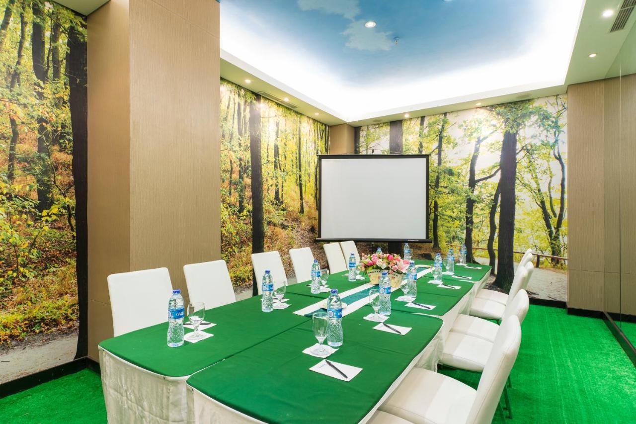 Royal City Hotel Jakarta Exterior foto